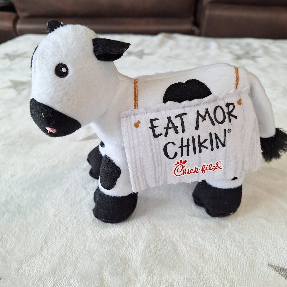 2020 Chick-Fil-A Cow Eat Mor Chikin More Chicken Small‎ Plush Stuffed Animal 6"
